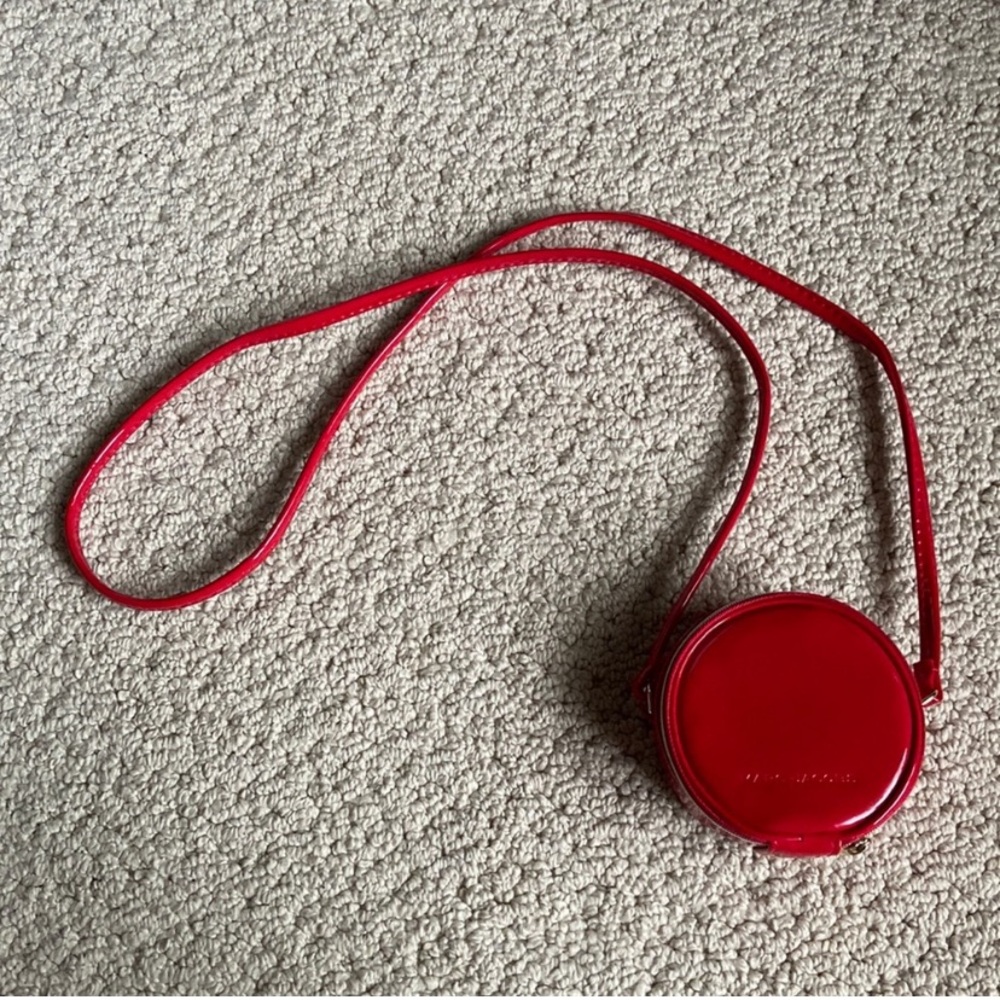 Marc Jacobs Vibrant Red Crossbody Bag Modern Minimalist Design